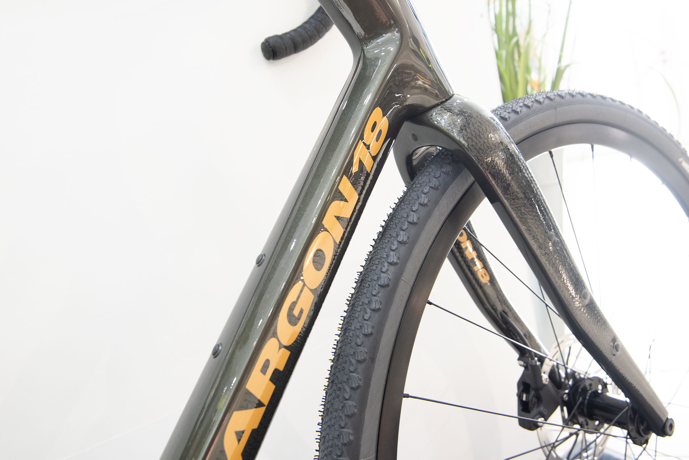 Argon 18 Gravel Bike Dark Matter Apex AXS XPLR Wild Olive | 2024