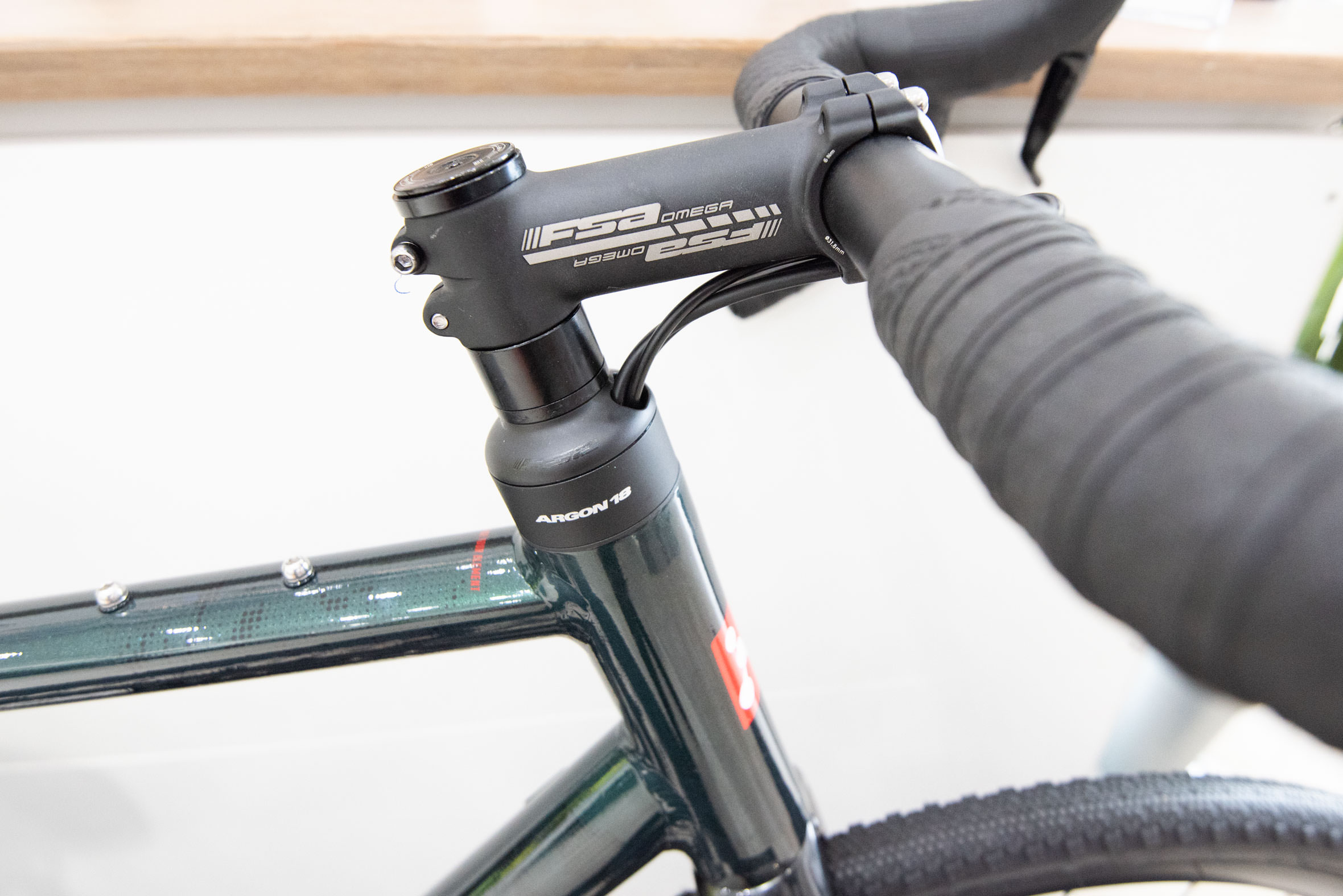 Argon 18 Gravel Bike Grey Matter SRAM APEX XPLR | 2025