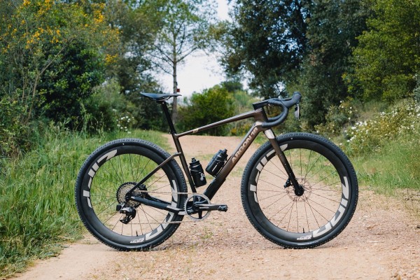 | Argon 18 Dark Matter SRAM Force XPLR AXS Root Beer | 2025